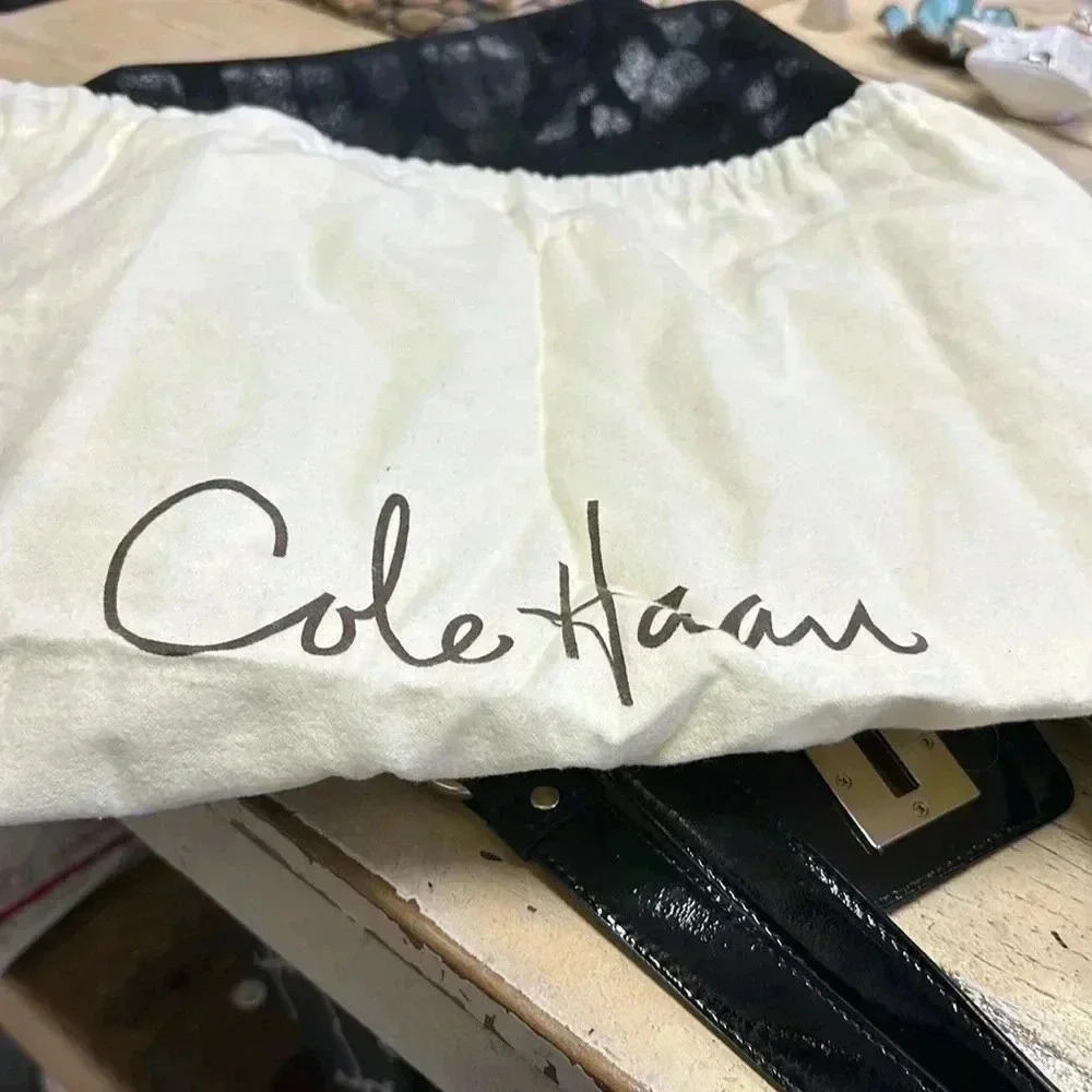 COLE HAAN SUPER SOFT SUEDE AND PATENT LEATHER SHOULDER BAG - Picture 13 of 14